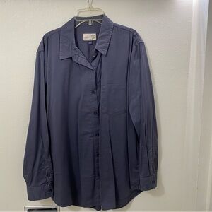 Universal Thread Women's Dark Blue Button Down Shirt